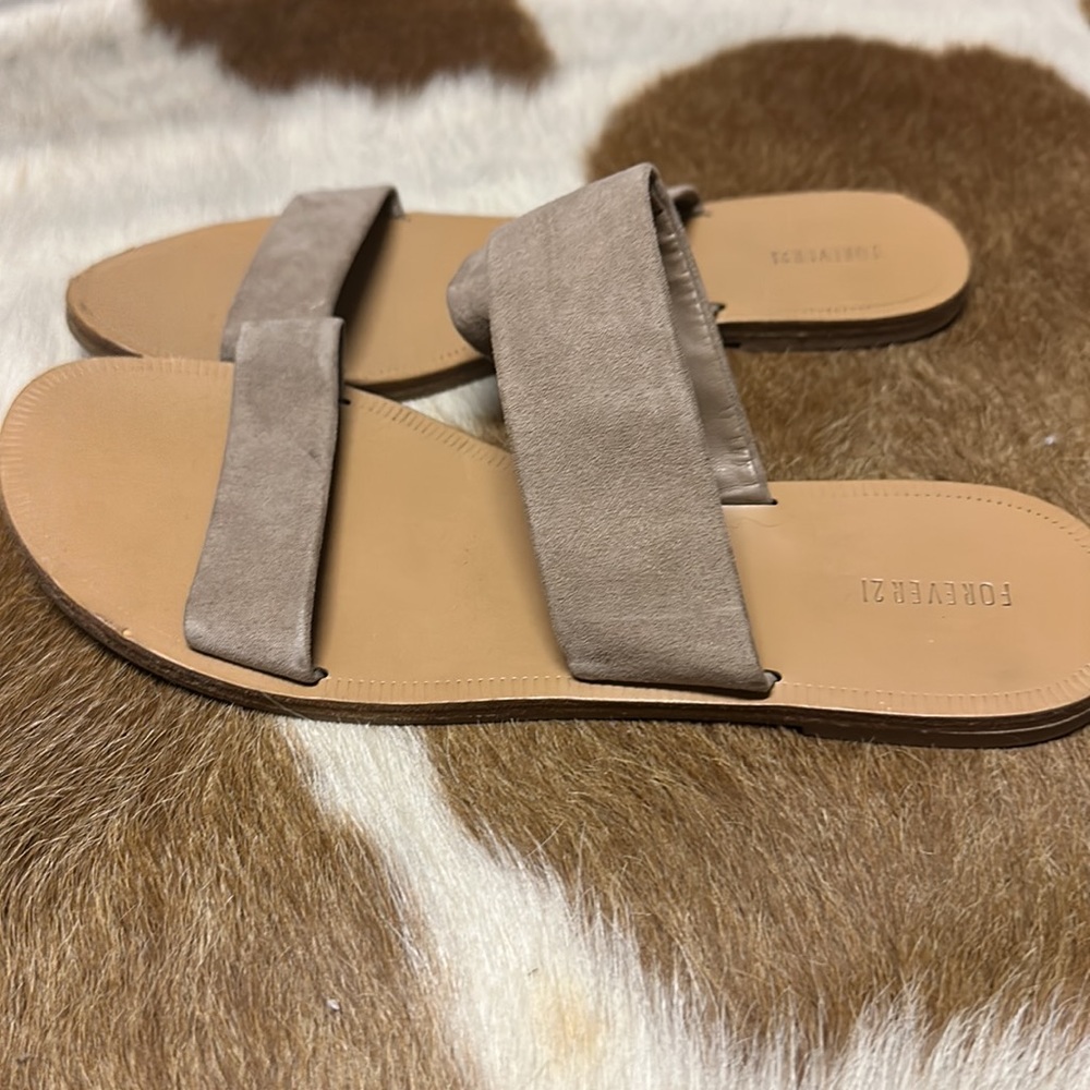 Sandals - Picture 2 of 3